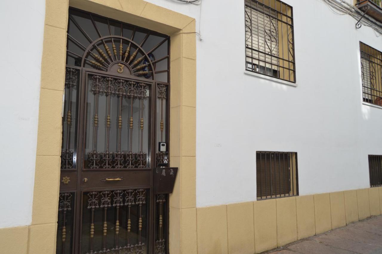 Puerta Sevilla Parking Gratis 科爾多瓦 外观 照片