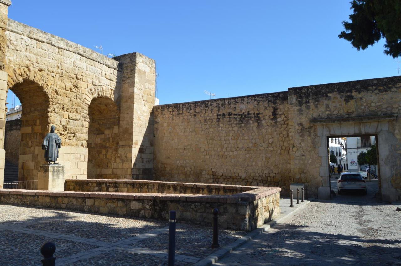Puerta Sevilla Parking Gratis 科爾多瓦 外观 照片