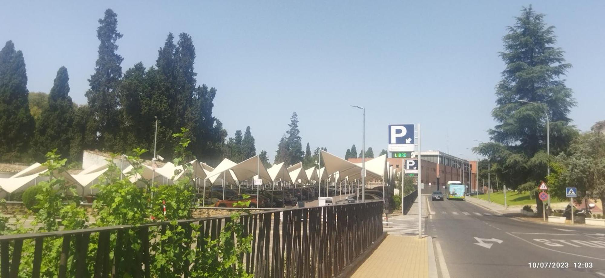 Puerta Sevilla Parking Gratis 科爾多瓦 外观 照片